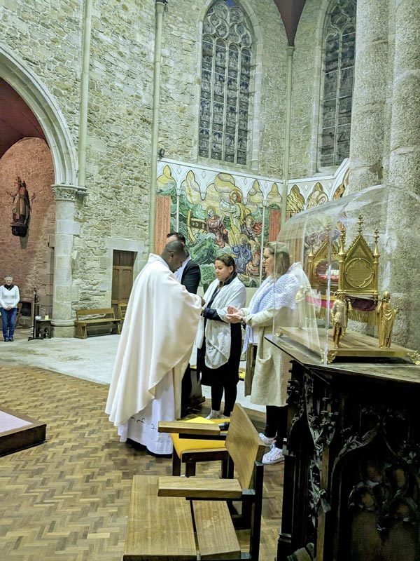 Confirmation des adultes à  la paroisse Saint-Tiviziau Bro Landi